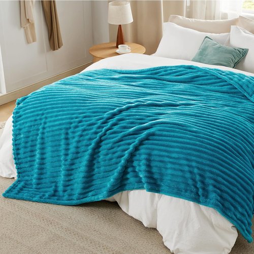 Bedsure GentleSoft Teal California King Blanket - Cozy Soft Fleece Throw, 102x96 Inches