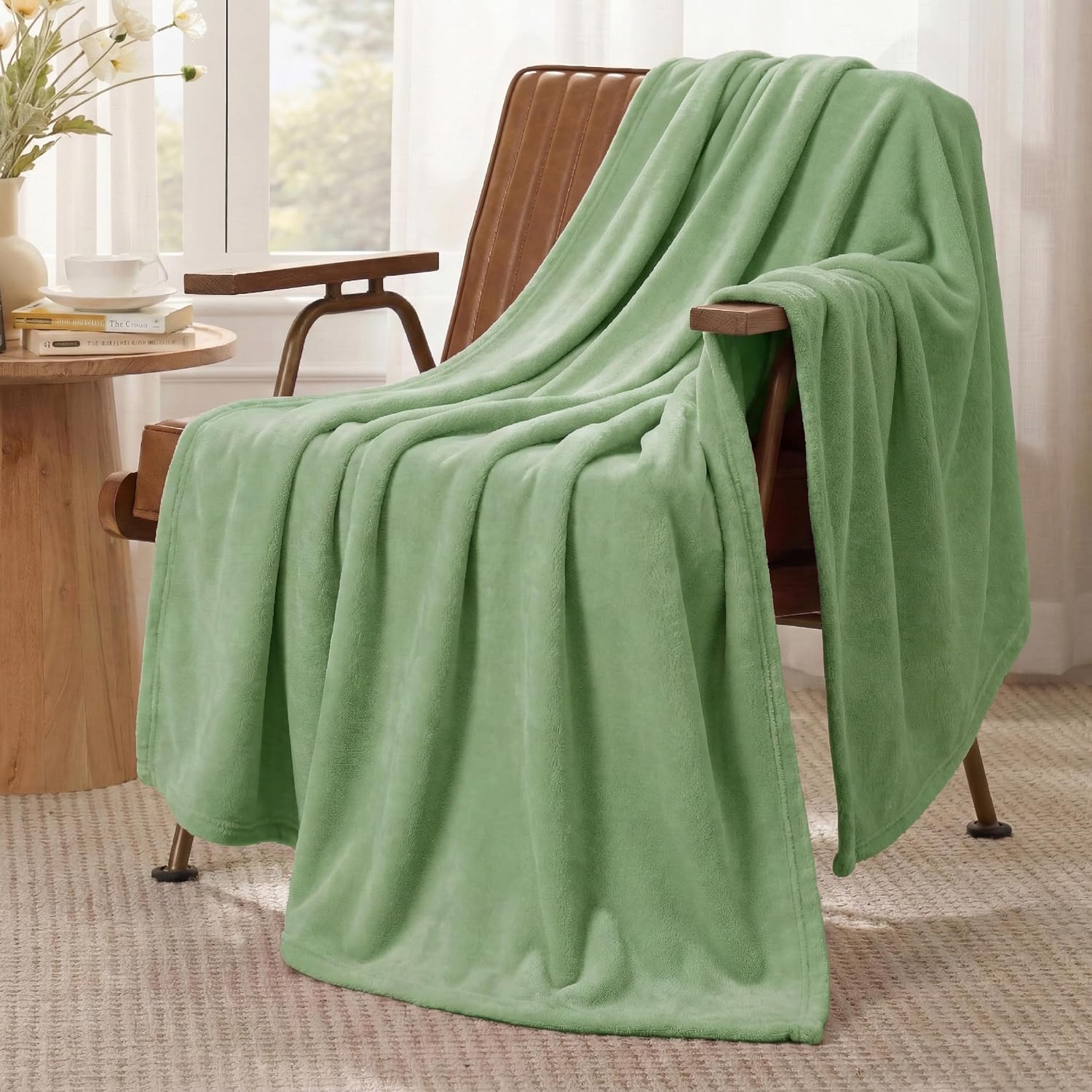 Bedsure GentleSoft Green Throw Blanket - Cozy 300GSM Fleece for Home Decor | Emerald, 50x60 Inches
