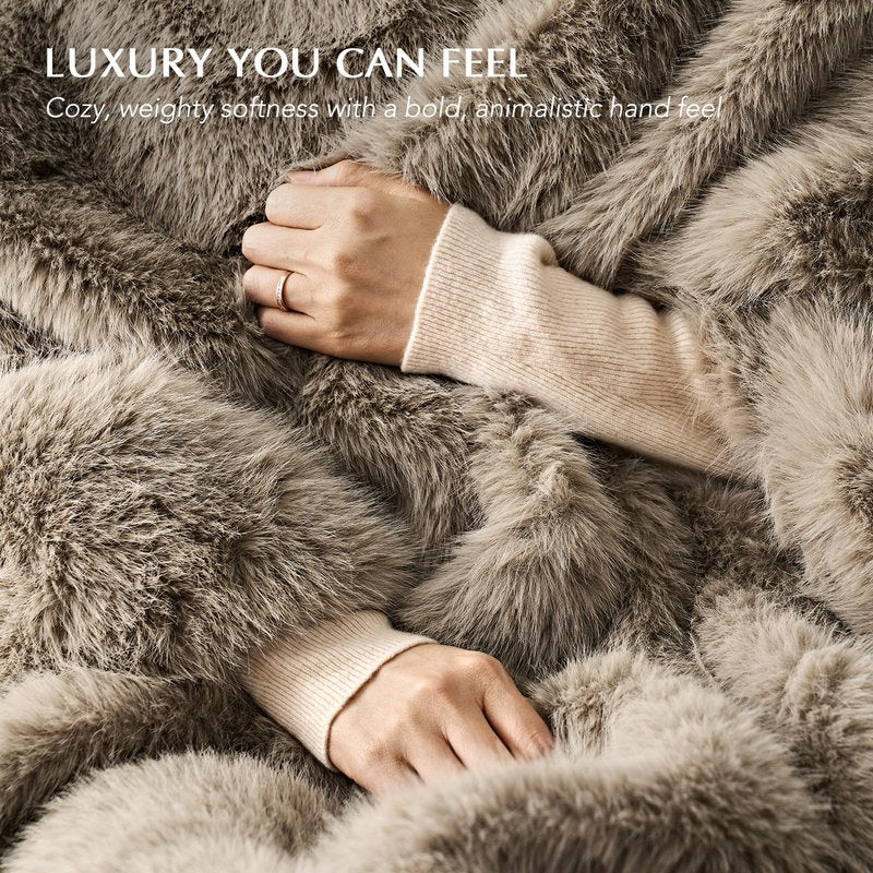 EVERGRACEHOME Luxury Faux Fur Throw Blanket, Soft Fluffy Faux Mink Blankets for Bed, Couch, Sofa, Thick Cozy Plush Warm Fur Throws with Reversible Velvet, Natural Mink, 60"x80"