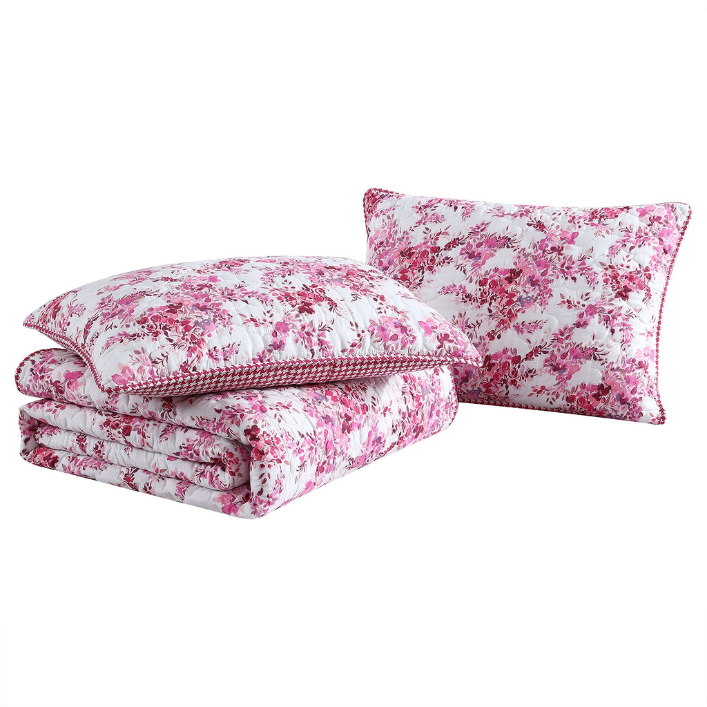 Betsey Johnson - Quilt Set, Reversible Brushed Microfiber Bedding with Matching Shams, Diamond Stitched Bedroom Decor (Floral Vineyard Pink, King)