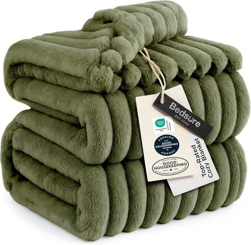 Bedsure GentleSoft Queen Blanket - Cozy Moss Fleece Throw for Couch, Perfect for Women & Girls, 90x90 Inches