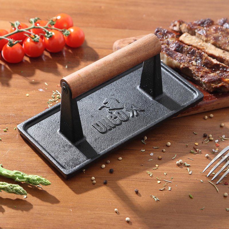 UNCO- Cast Iron Grill Press, 8.5 x 4.1 Inch, 2.6 lbs, Burger Press for Griddle, Sandwich Press, Bacon Press for Griddle, Griddle Press, Meat Press Cast Iron, Hamburger Press for Griddle