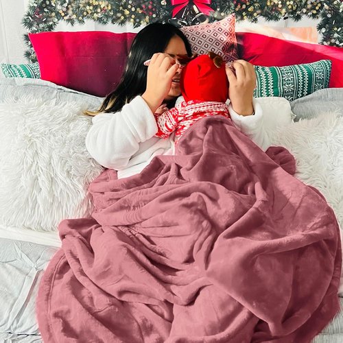 Bedsure GentleSoft Fleece Blanket - Lightweight Plush Cozy Twin Size in Dusty Rose, 60x80 Inches