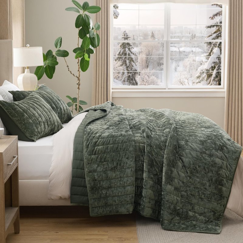 Bedsure Velvet Quilt Queen Size Set - Lightweight Velvet Comforter Queen, Luxury Bedspread Coverlet, Ultra-Soft Bedding Set with 2 Pillow Shams for All Season, 90"x96", Olive Green