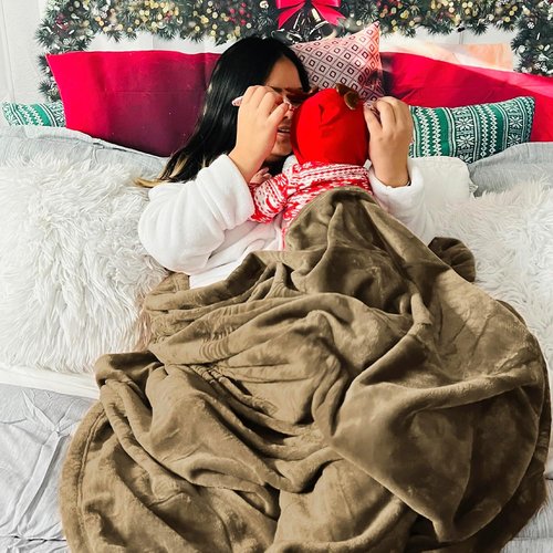 Bedsure GentleSoft Fleece Blanket - Lightweight Plush Cozy Twin Size Camel 60x80 Inches for Bed & Travel