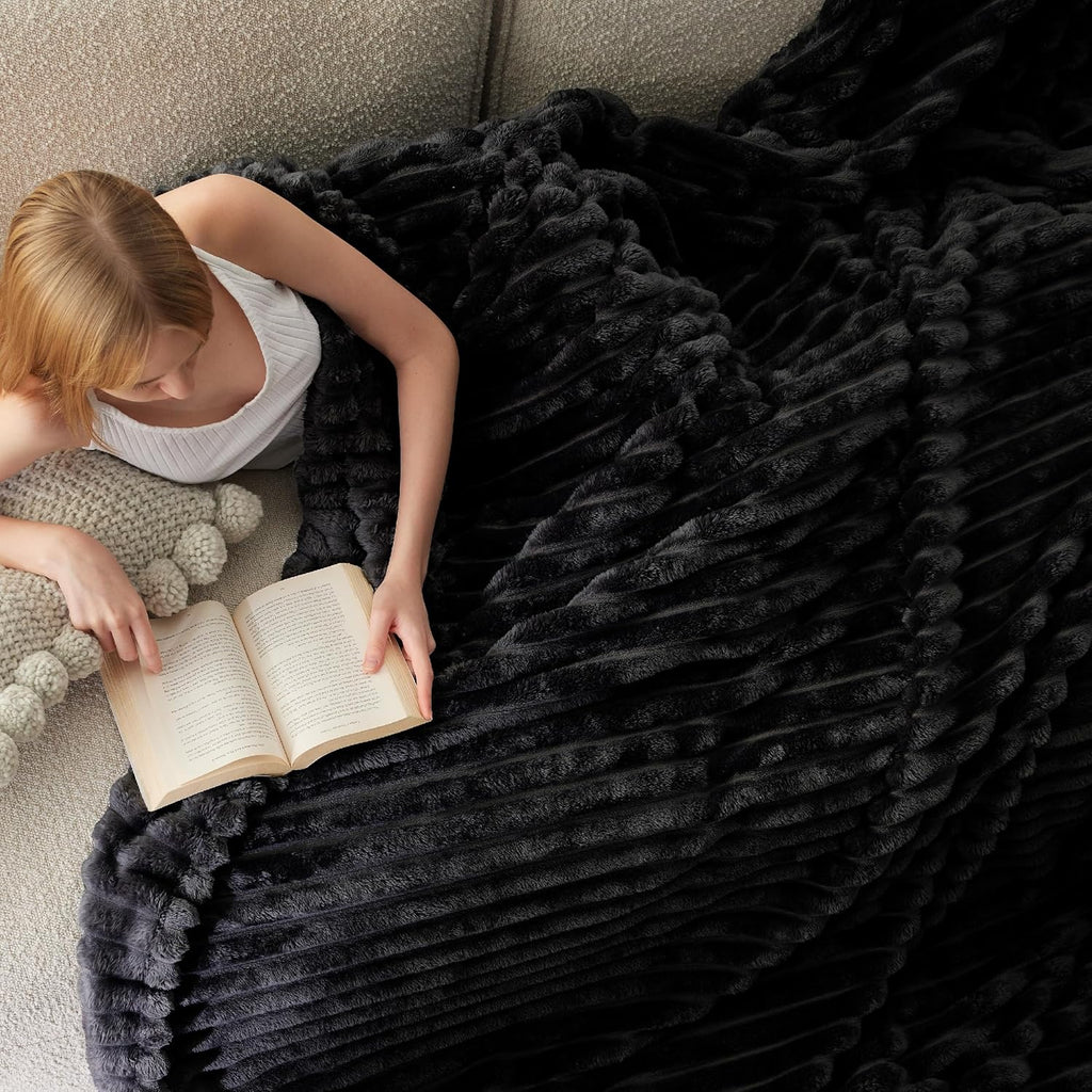 Bedsure GentleSoft Black Blanket - Cozy Full Size Fleece Throw for Women | 84x90 Inches