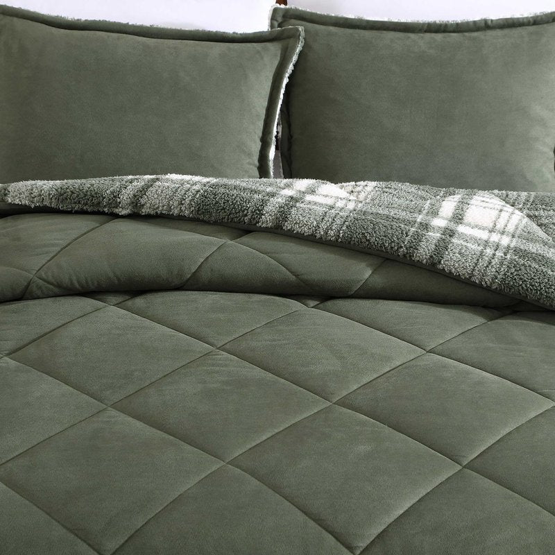 Eddie Bauer - Queen Comforter Set, Microsuede Bedding with Soft Plush Faux Shearling Reverse, 3 Piece Bed Set with Matching Pillowcases (Big Lake Plaid Green)