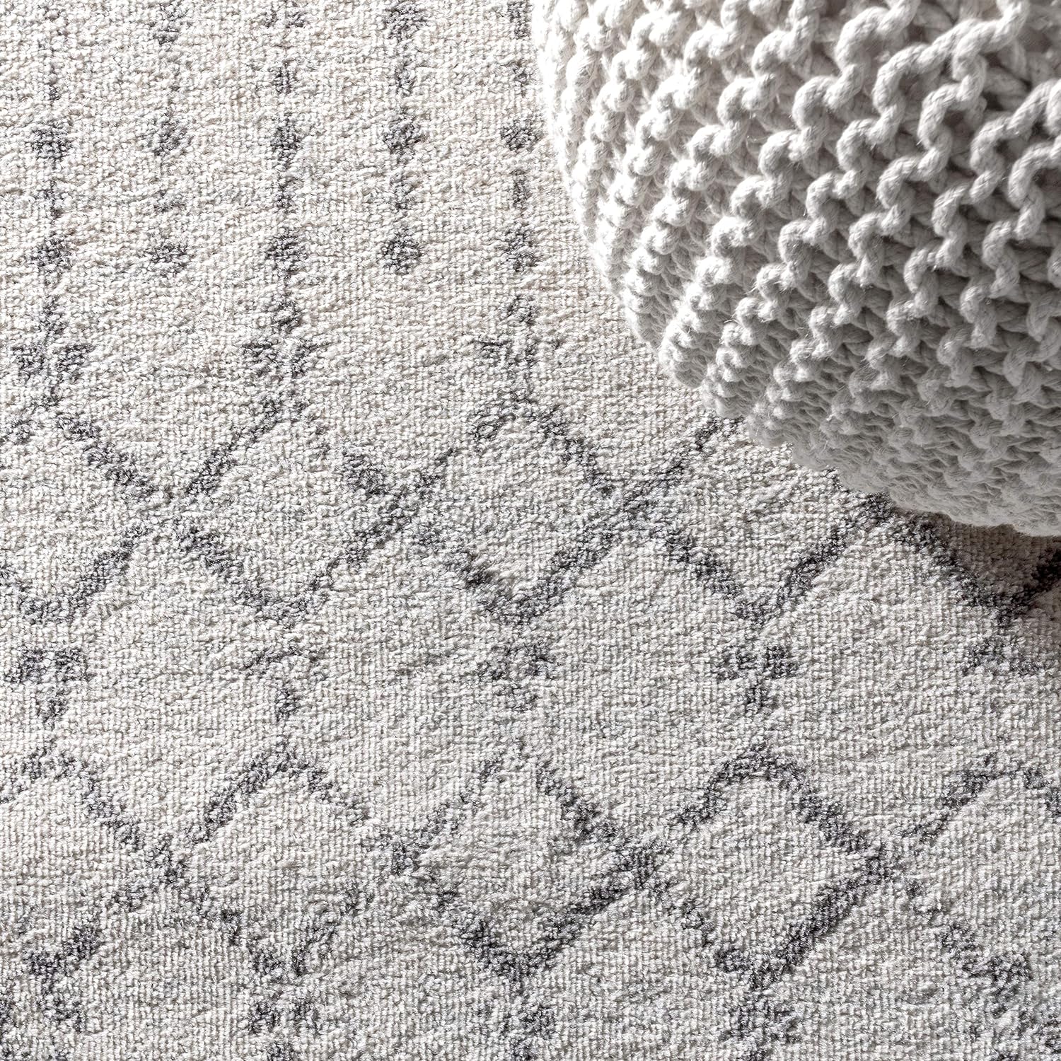 **JONATHAN Y Boho Vintage Diamond Area Rug - Cream/Gray 8x10 ft | Easy-Clean, Pet-Friendly Design for Any Room**